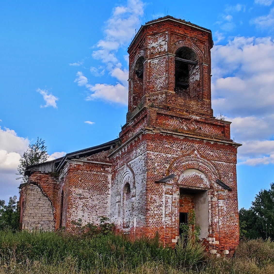Церковь Димитрия Солунского села Окуньково Захаровского района